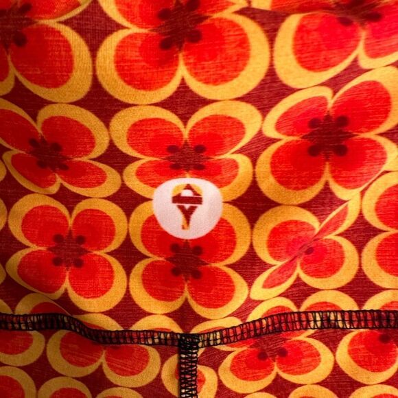 Yoga Democracy Groovy Girl Printed Yoga .Size Medium - Picture 6 of 7